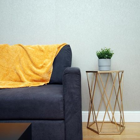 The View - Long Stay Offer - Modern Central Apartment And Parking By Cto Serviced Apartments Cardiff Buitenkant foto