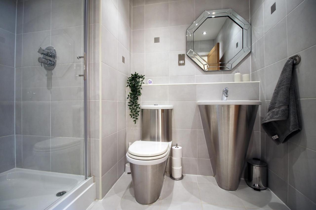 The View - Long Stay Offer - Modern Central Apartment And Parking By Cto Serviced Apartments Cardiff Buitenkant foto