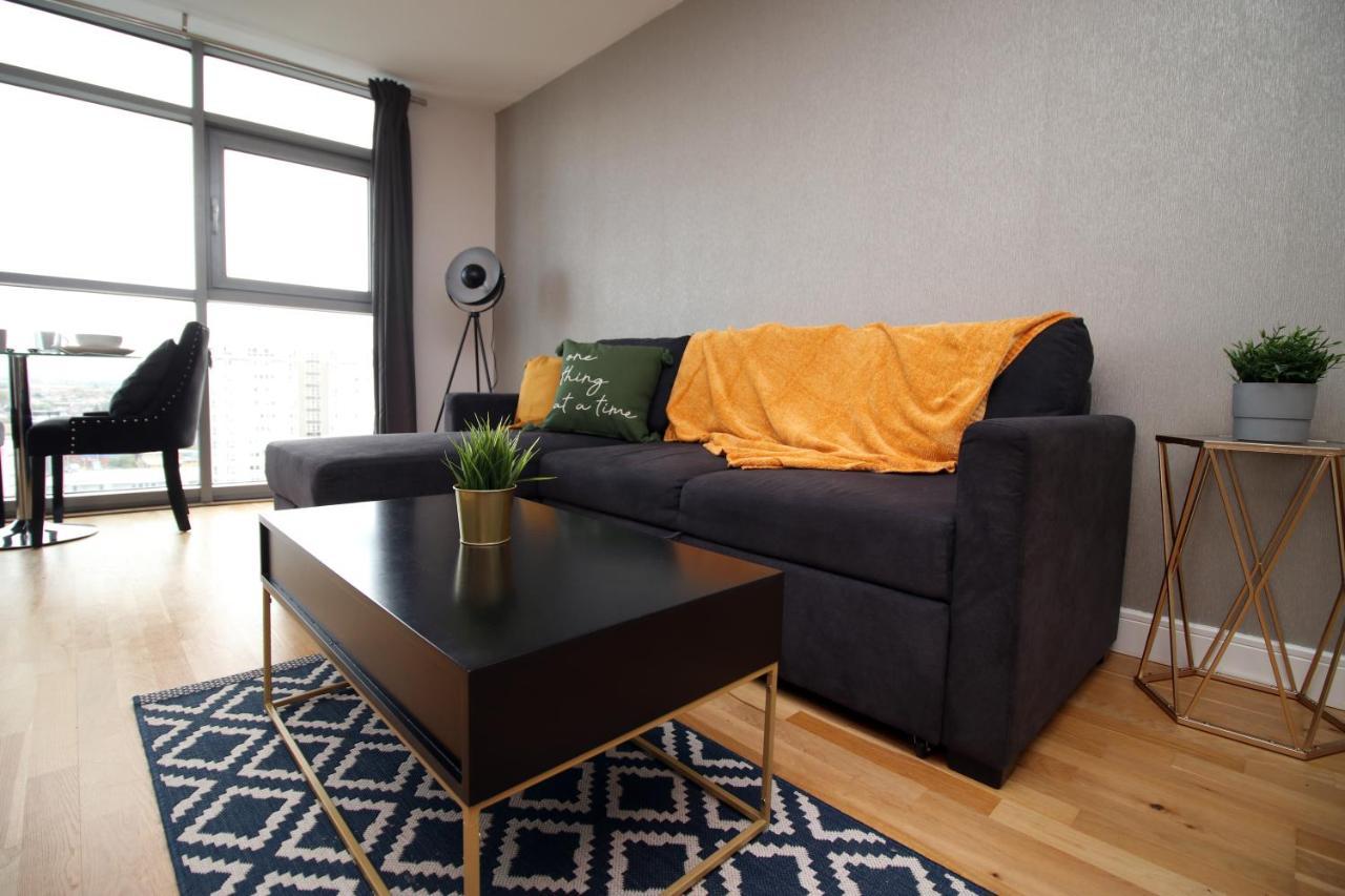 The View - Long Stay Offer - Modern Central Apartment And Parking By Cto Serviced Apartments Cardiff Buitenkant foto