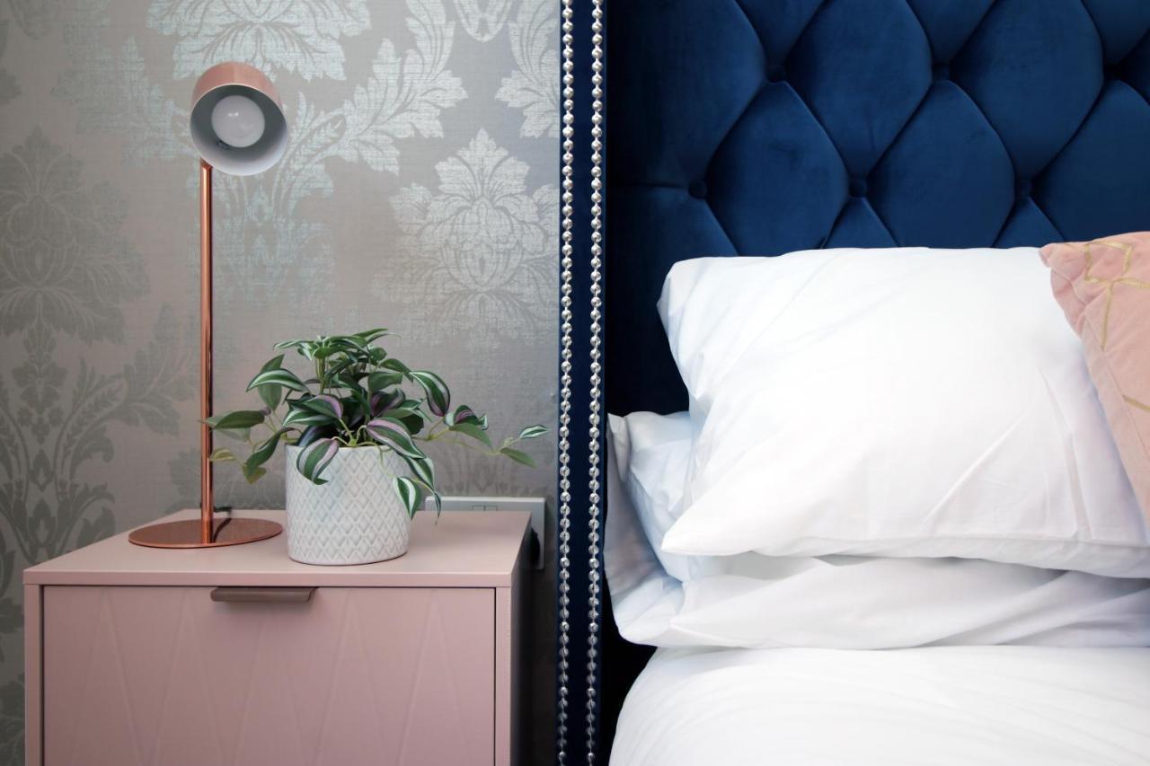 The View - Long Stay Offer - Modern Central Apartment And Parking By Cto Serviced Apartments Cardiff Buitenkant foto