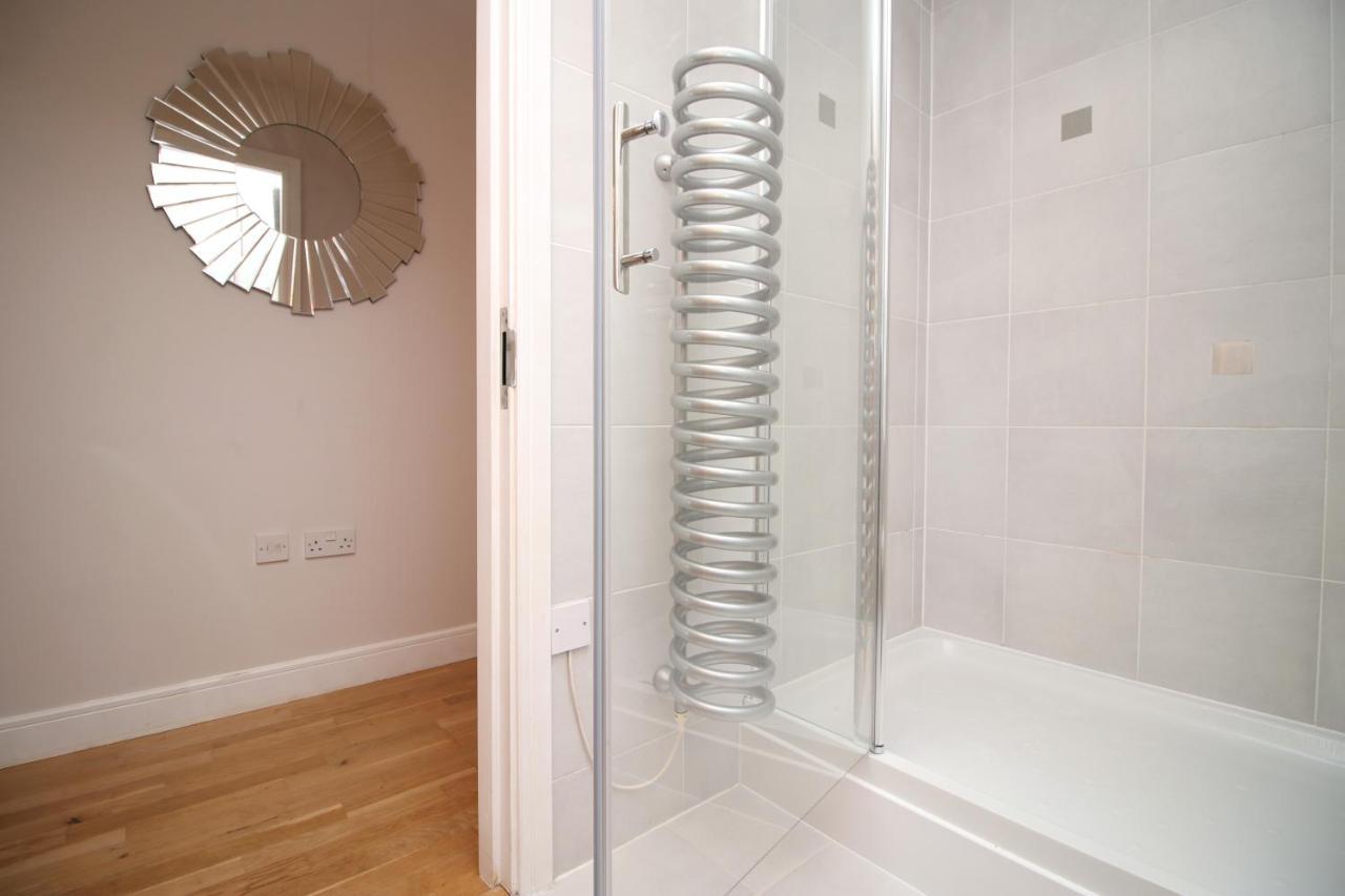 The View - Long Stay Offer - Modern Central Apartment And Parking By Cto Serviced Apartments Cardiff Buitenkant foto