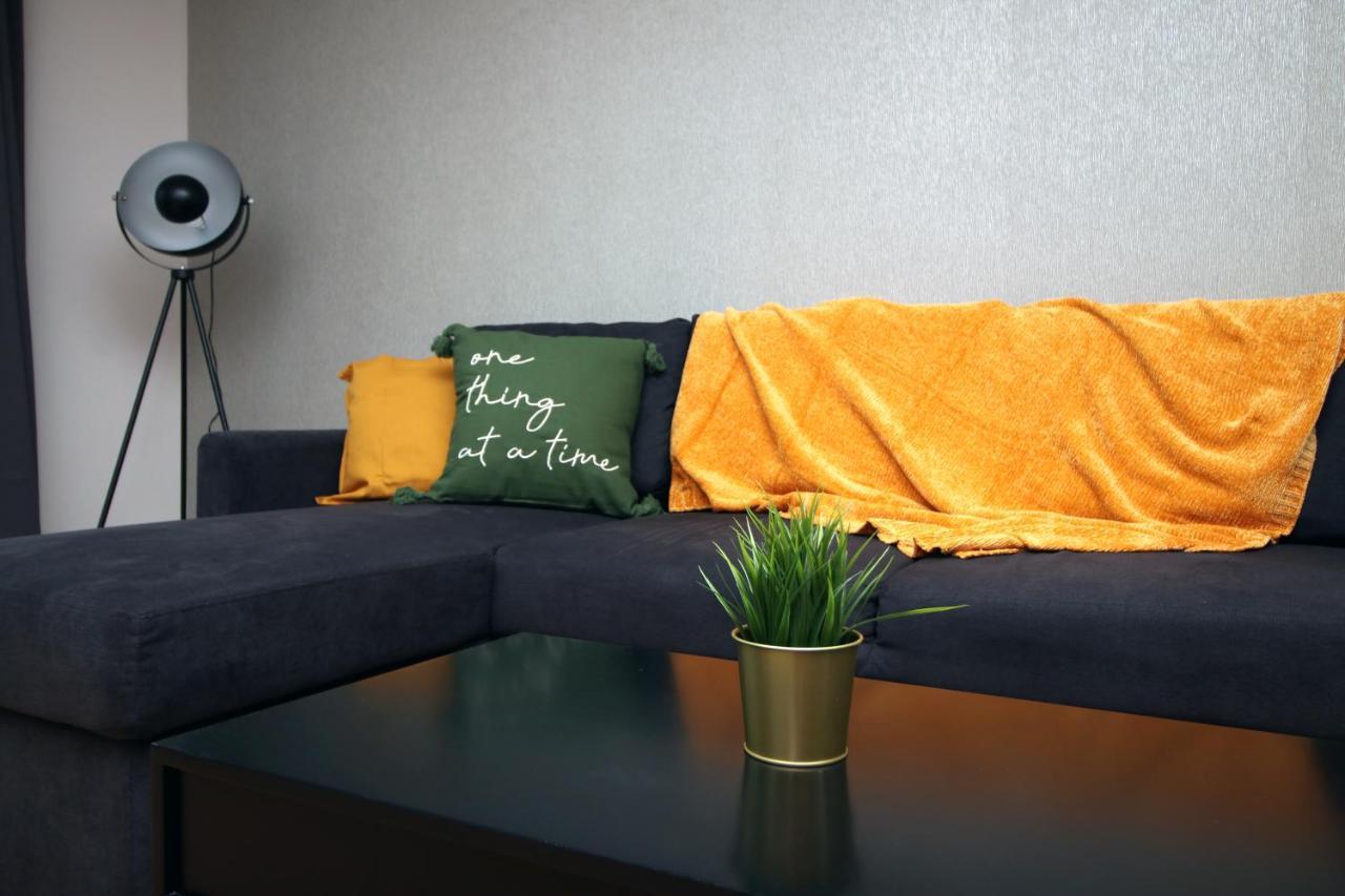 The View - Long Stay Offer - Modern Central Apartment And Parking By Cto Serviced Apartments Cardiff Buitenkant foto